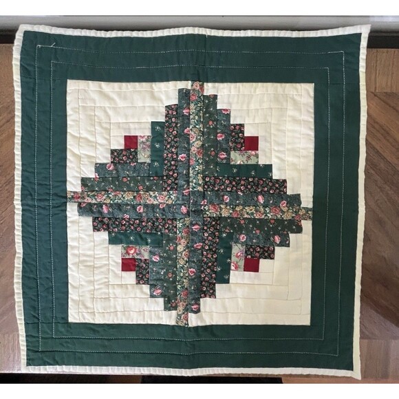 Vintage Handmade Log Cabin Quilt Pattern Lap Quilt, Wall Hanging or Table Topper - Picture 1 of 6
